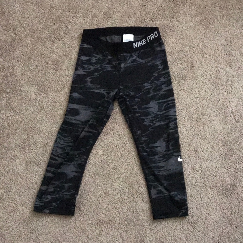 Nike Capri Compression Leggings